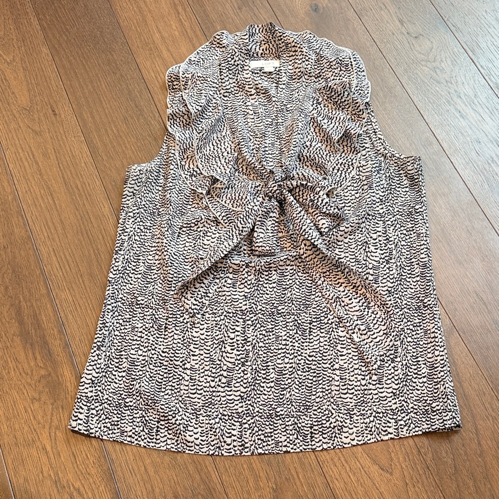 Loft Sleeveless Ruffled Blouse Size Small C2-121
